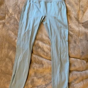 4”11 hips 34 1/2 waist 26